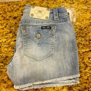 Miss Me shorts size 29